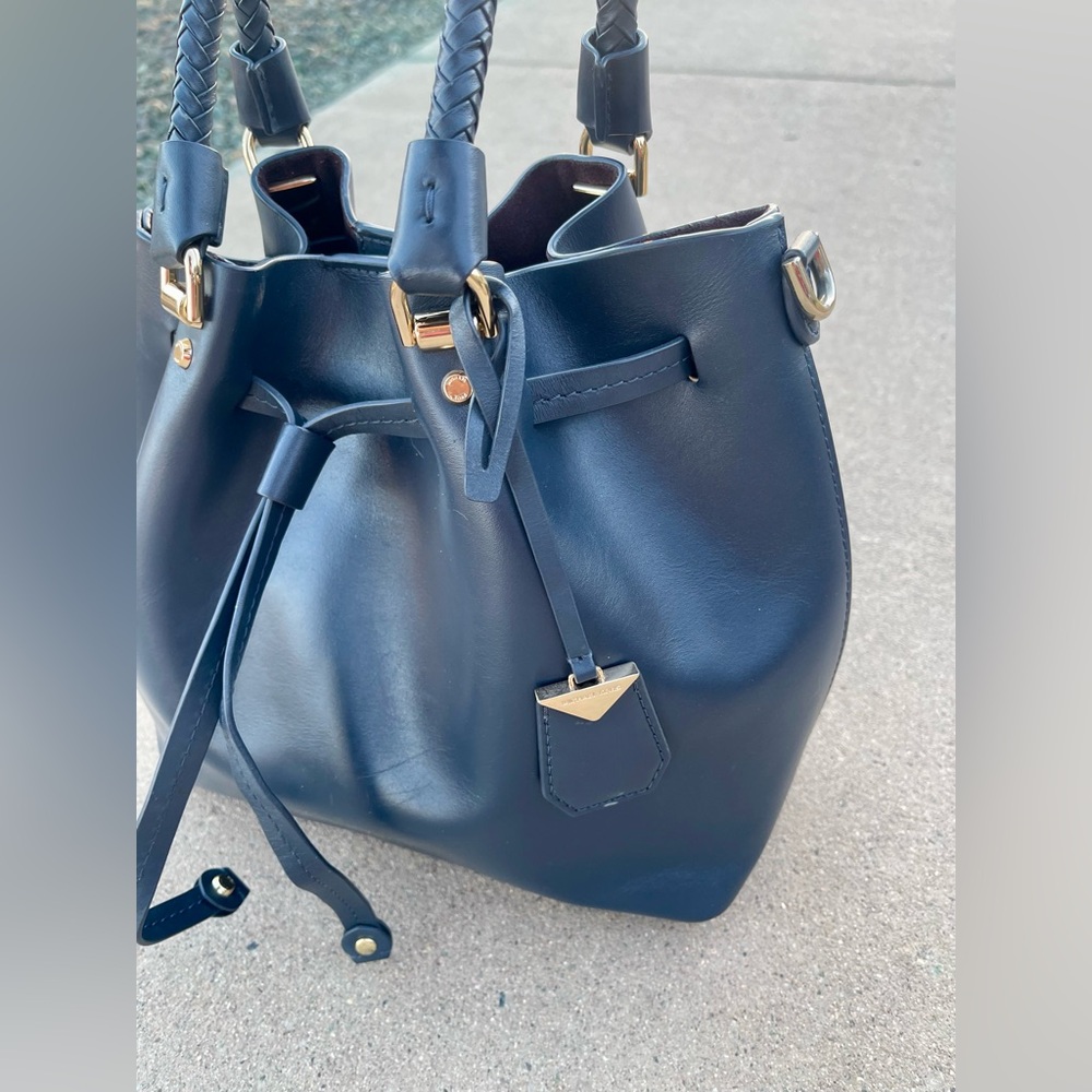Michael Kors Blakely Medium Leather Bucket Bag Navy Blue - Picture 3 of 12